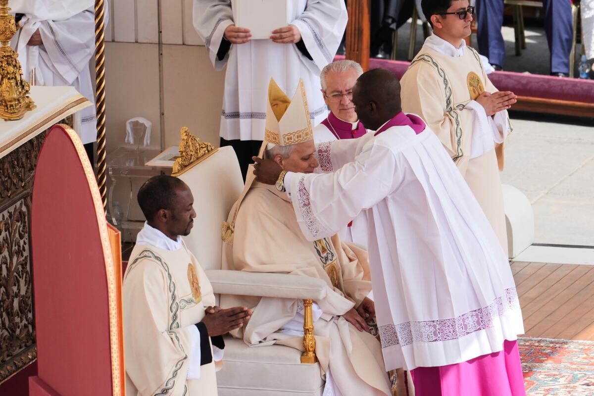 Ceremonia. El papa León XIV celebra la misa durante la inauguración formal de su pontificado en la Plaza de San Pedro del Vaticano, el domingo 18 de mayo de 2025. (AP / Jacquelyn Martin, Pool)