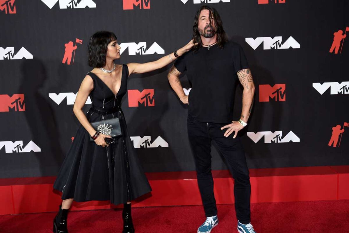 Sofía Boutella y Dave Grohl.