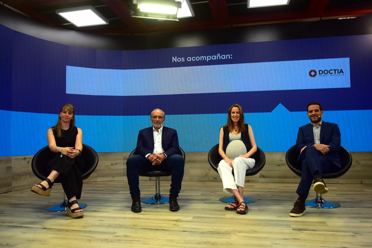 EL PANEL. Carolina Ulla, Fabián López, María Constanza Ferrer y Carlos Villar. (Nicolás Bravo / La Voz)