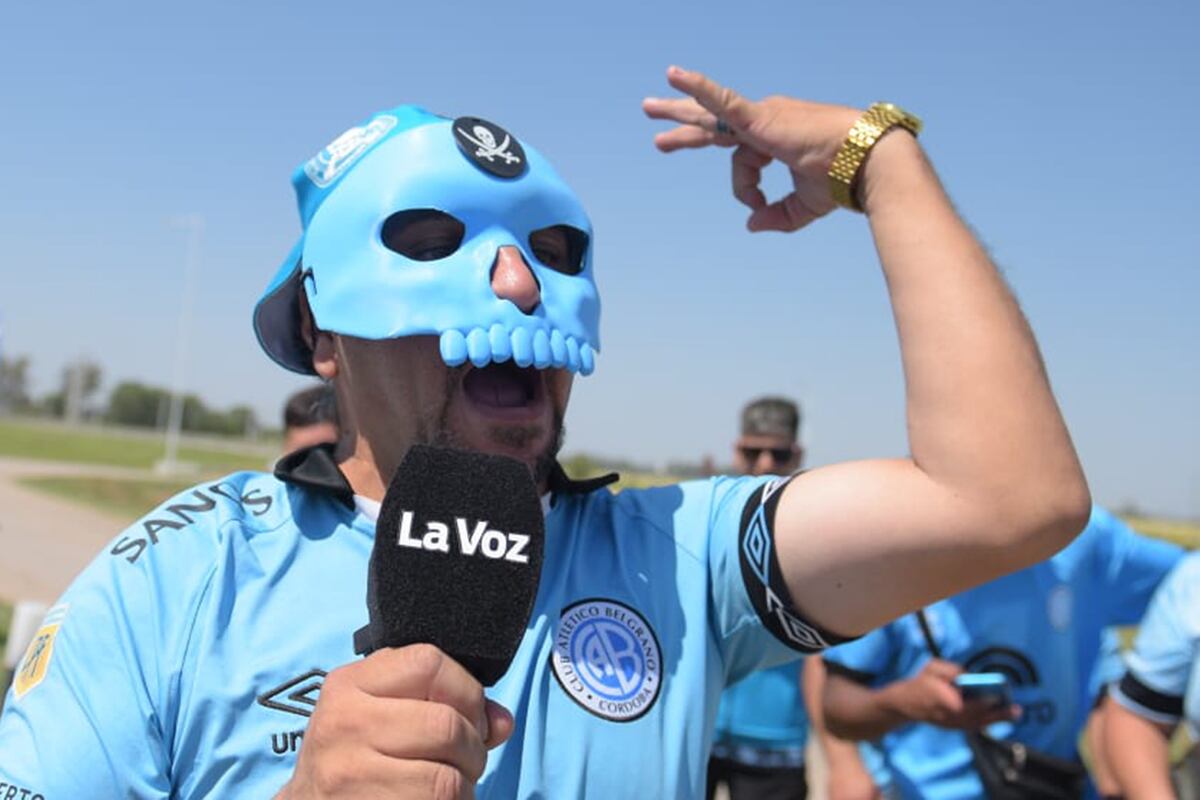 Los hinchas de Belgrano viajan a Rosario para presenciar el partido frente a Argentinos Juniors por una de las semifinales de la Copa Argentina. (José Hernández / La Voz)