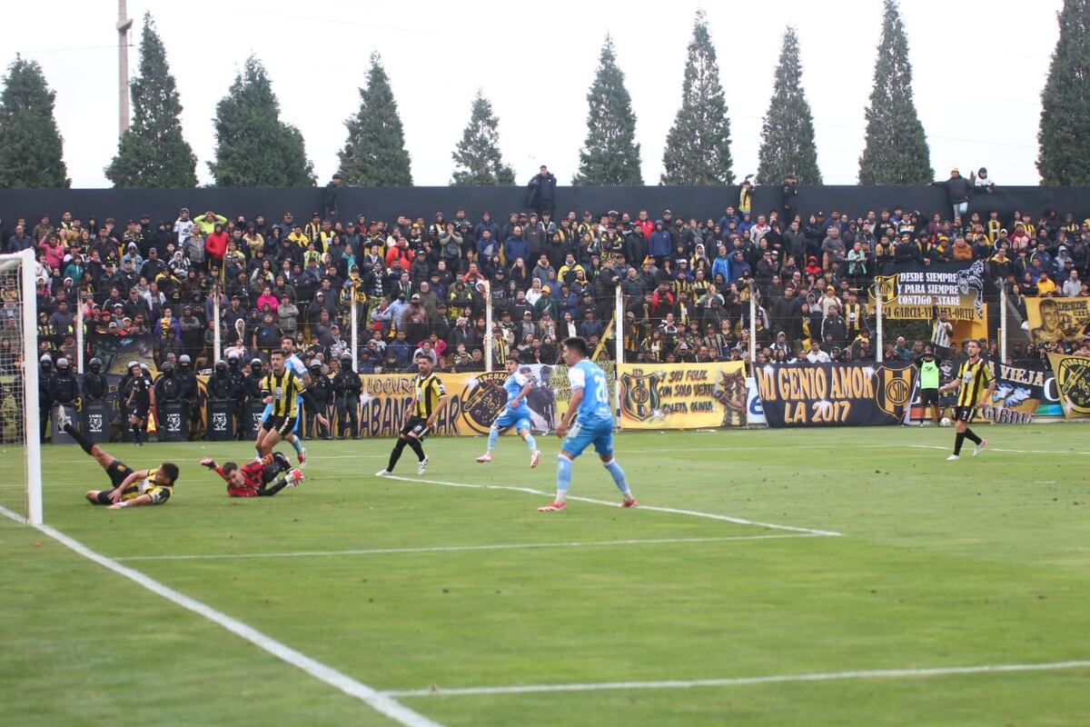 Estudiantes y un histórico ascenso a Primera. (Prensa Estudiantes RC).