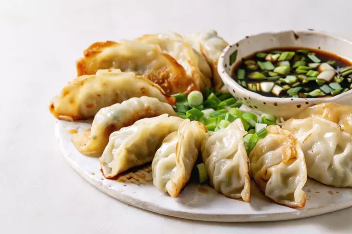 Qué son y cómo se preparan los dumplings, paso a paso. 