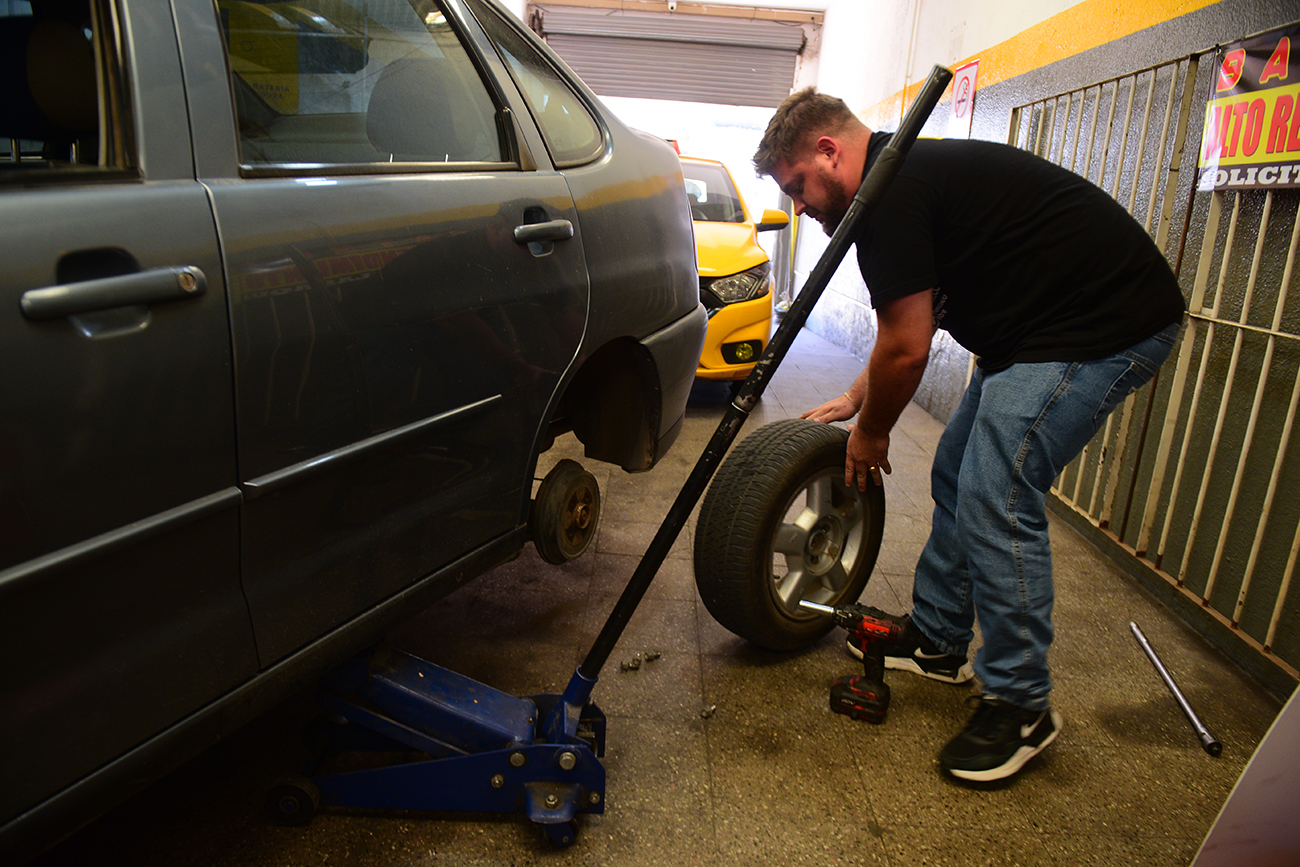 Cuanto sale un service vehicular para viajar tranquilo durante las vacaciones. Taller mecanico . (José Gabrielo Hernández / La Voz)