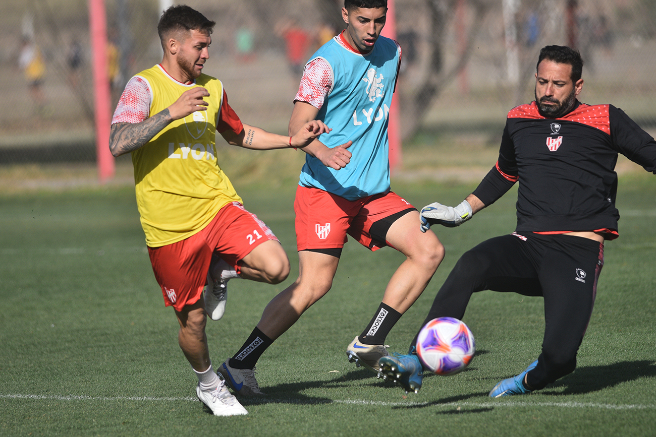 Entrenamiento de Instituto en el predio La Agustina. Foto Pedro Castillo
