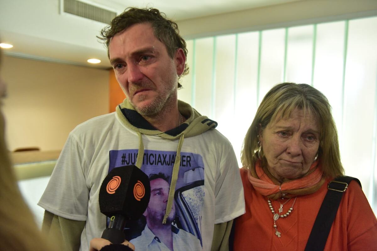 Tristeza. Otro de los hermanos de Javier Bocalón, minutos antes de conocerse el veredicto. (José Hernández/La Voz)