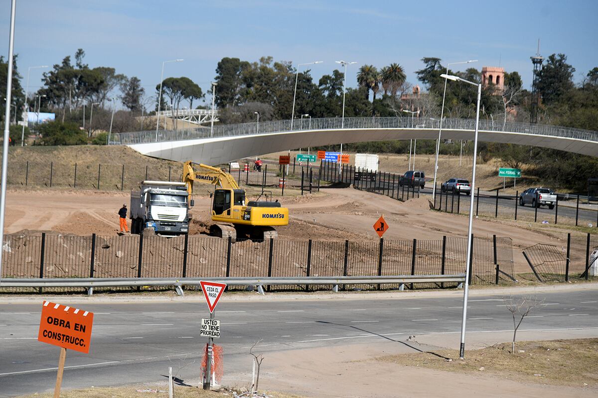 Avanza la construcción del nuevo estacionamiento del estadio Kempes. (Ramiro Pereyra / La Voz)