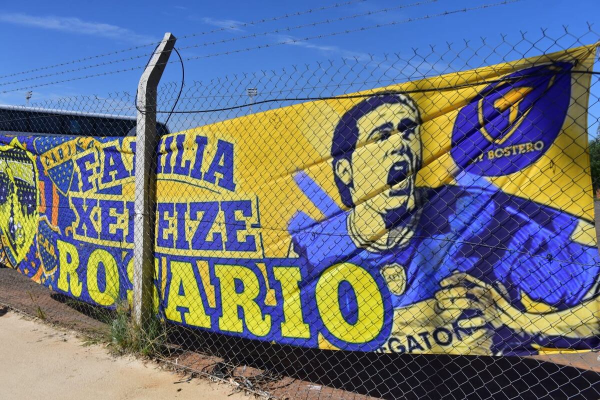 Los hinchas de Boca en el Kempes, a la espera del partido ante Estudiantes de La Plata por semifinales de Copa de la Liga. (José Hernández / La Voz).