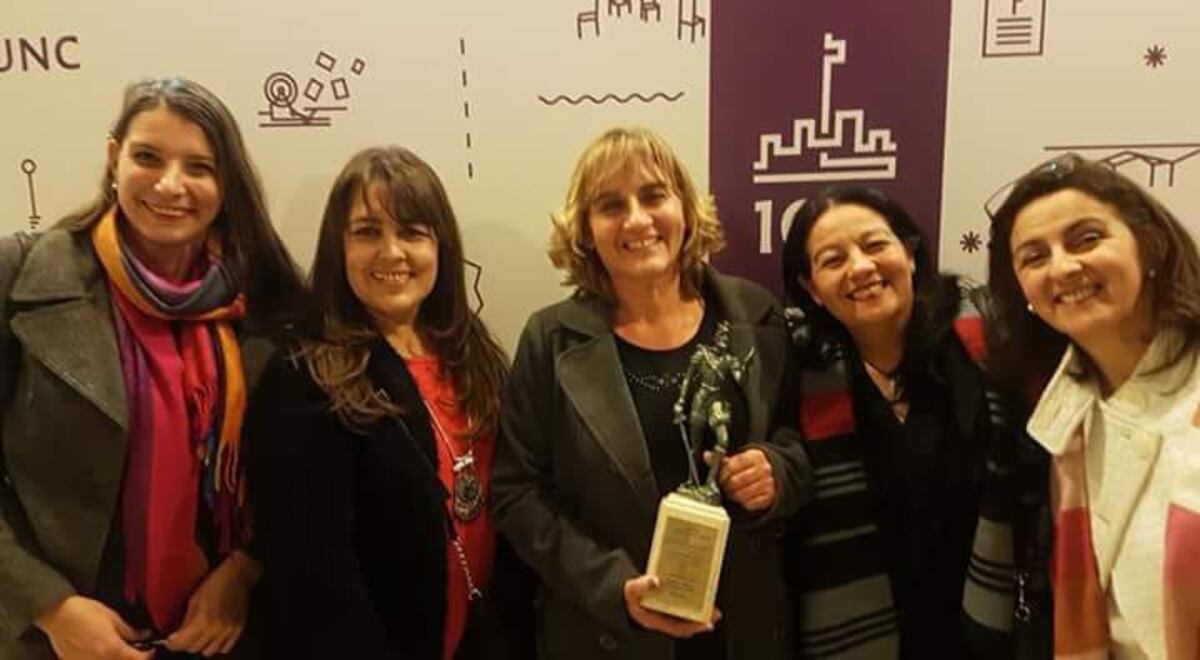 Álida Weht, Sandra Ceballos, María Esther Weht, Laura Gómez y Mónica Moreno, cuando en 2018 ganaron el Jerónimo de la Gente.