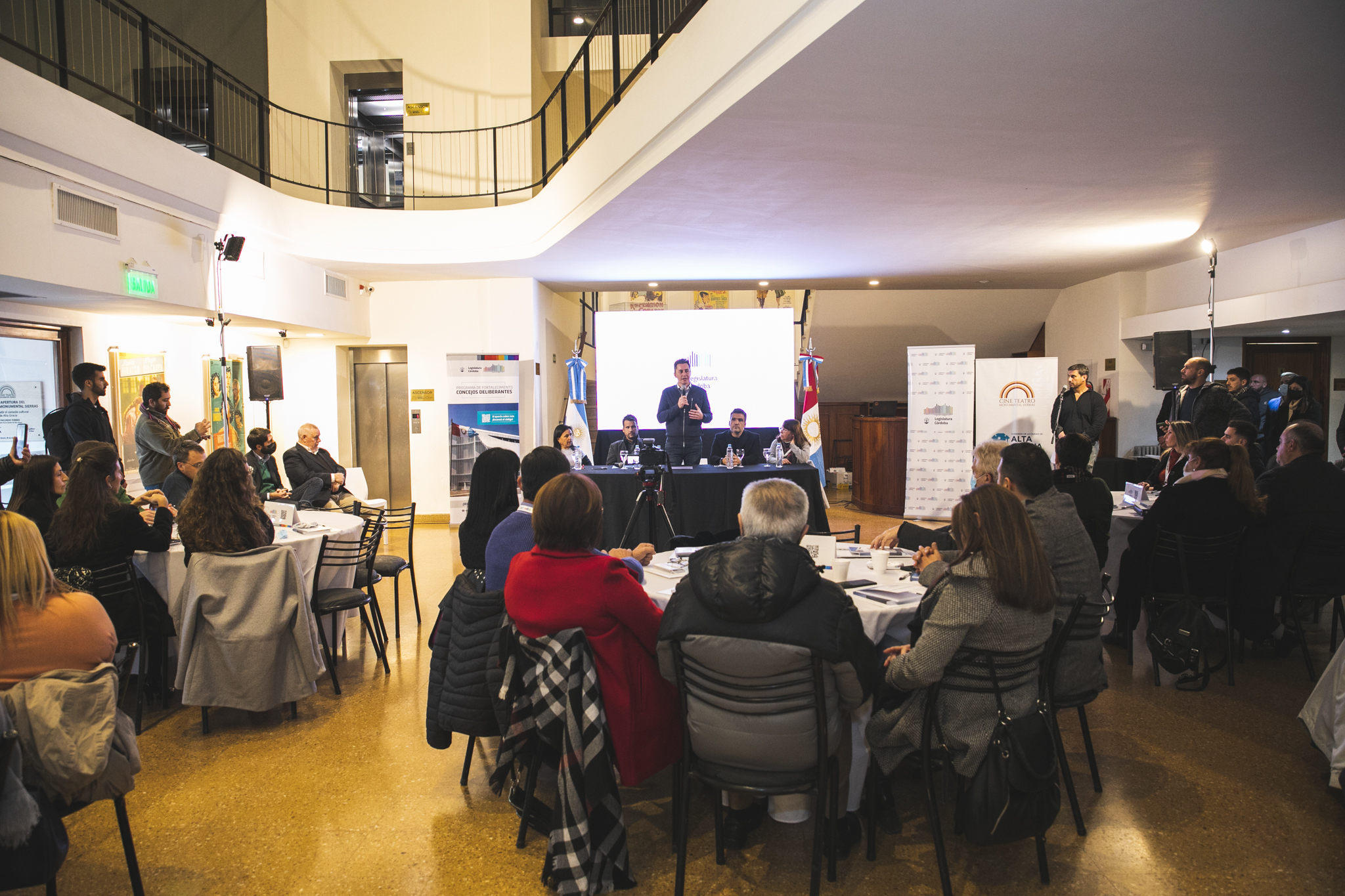 De la jornada de capacitación participaron miembros de los nueve concejos deliberantes del departamento Santa María. (Foto: Comunicación Legislatura de Córdoba)