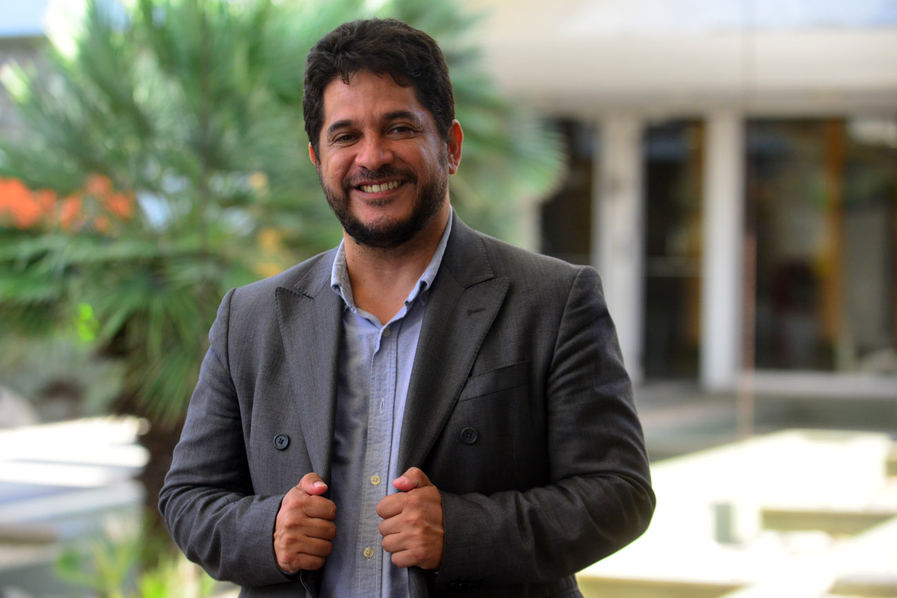 Héctor Farina Ojeda, periodista de México, en la redacción de La Voz del Interior. (Nicolás Bravo / La Voz)