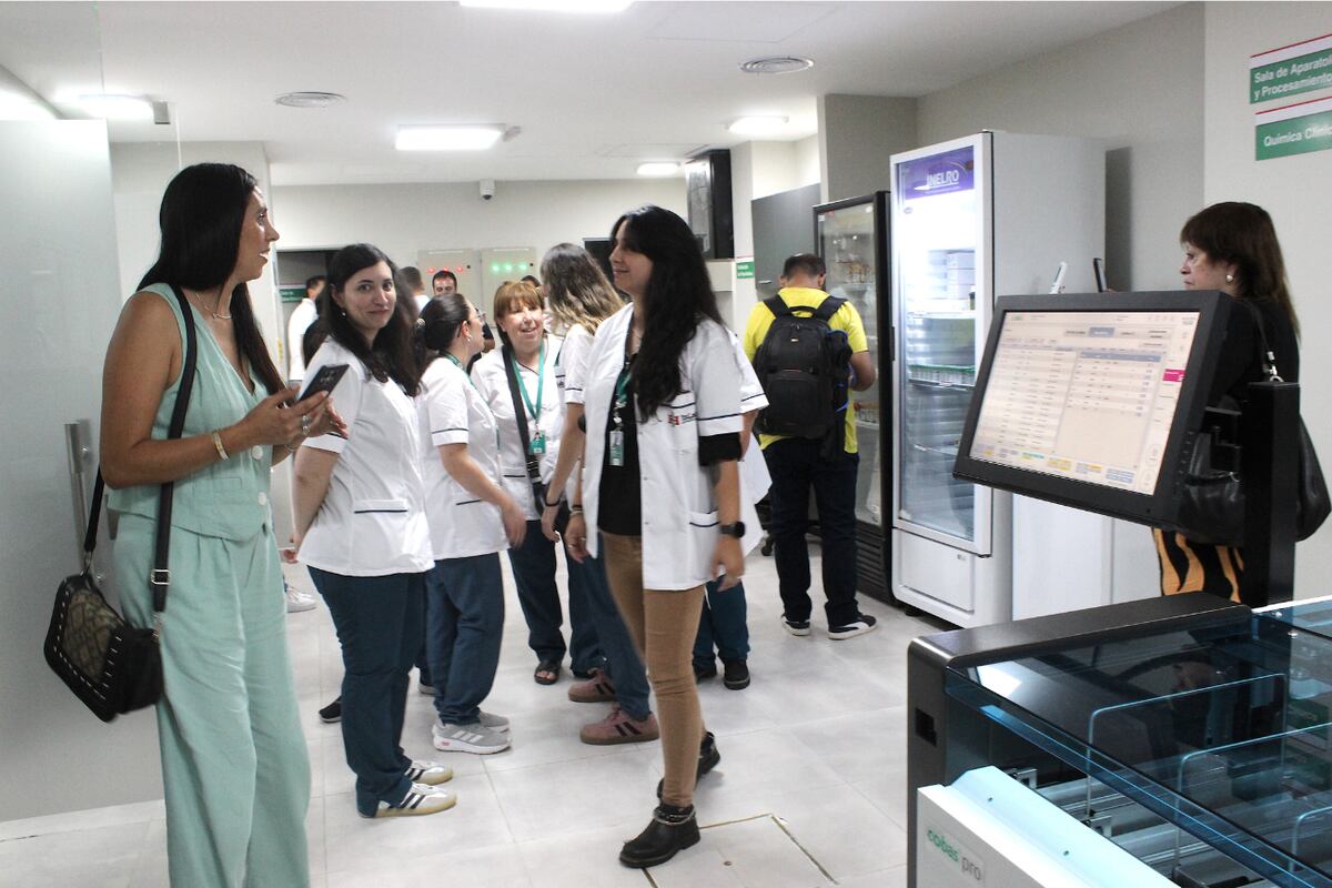 Cuenta con 12 puestos de extracción de sangre, de los cuales tres son exclusivos para pacientes del Plan de Salud, un box pediátrico y una secretaría ampliada.