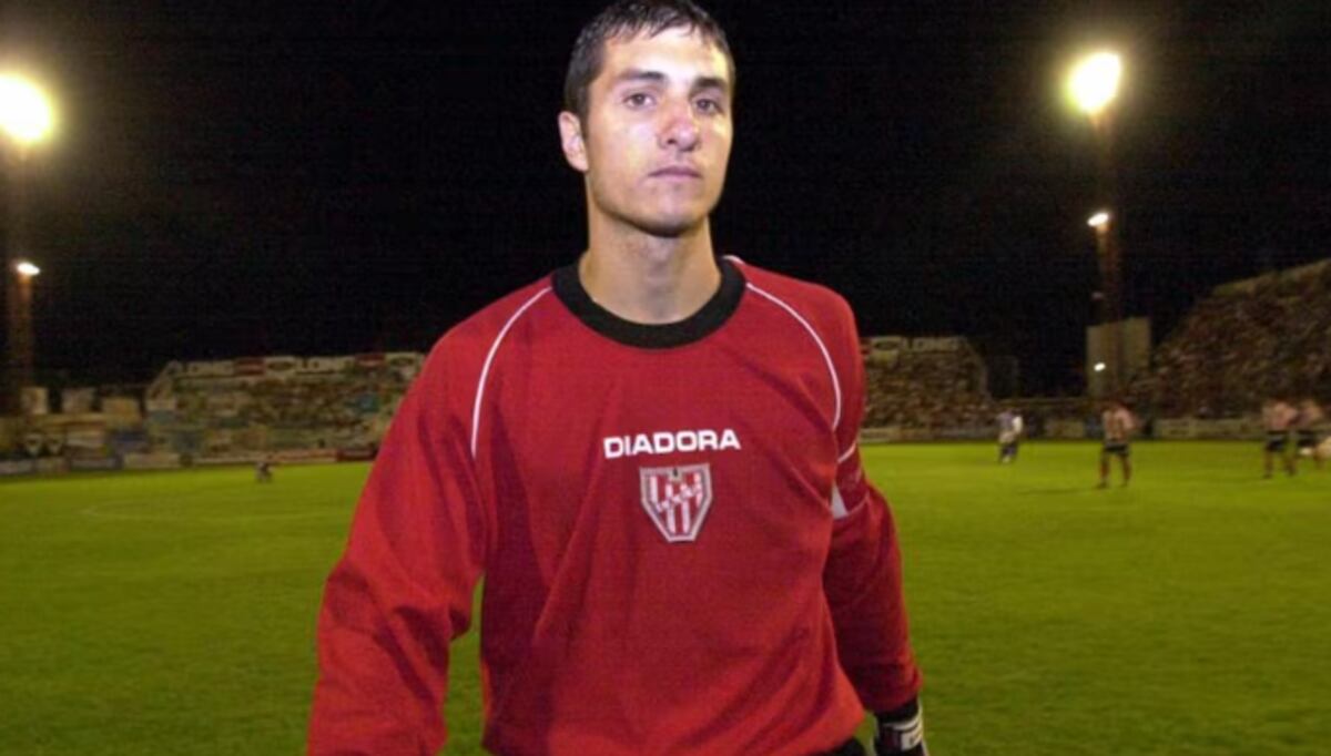 Javier Klimowicz en su etapa de arquero de Instituto. (Archivo La Voz).
