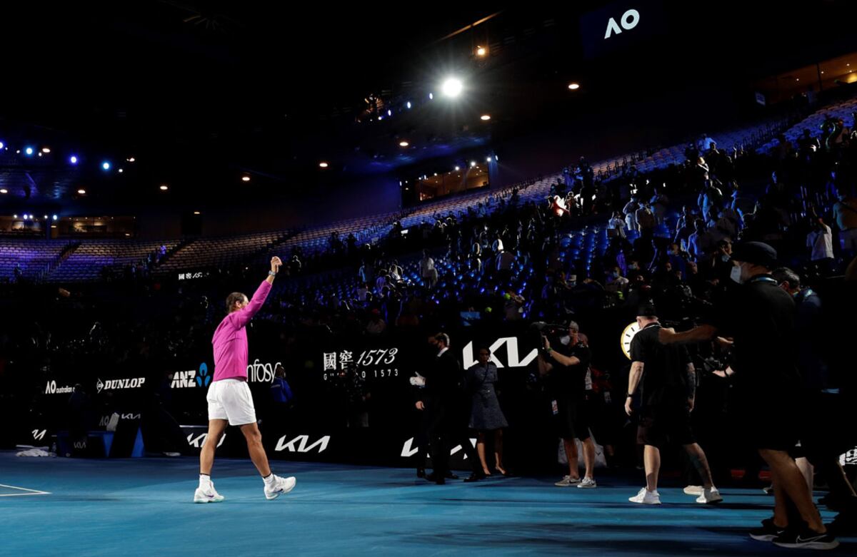 Lo hizo de nuevo: como en 2009, Nadal puso a todos los presentes en el Rod Laver Arena a sus pies. (AP)