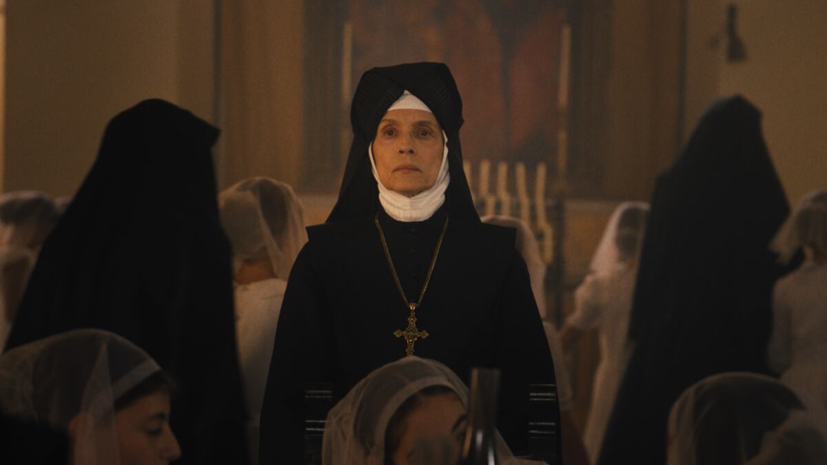 Sonia Braga, en un tramo de "La primera profecía". (Disney)