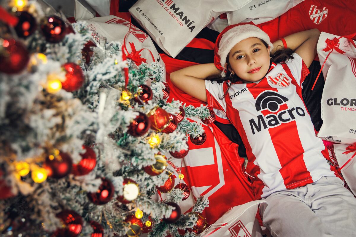 Navidad 2025: Gloria Manía lanza su campaña especial para hinchas. (Gentileza Instituto)