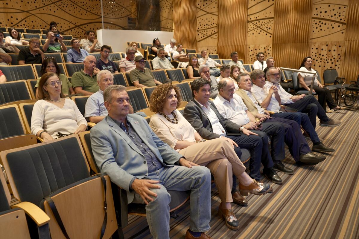 Las autoridades del CIC, en la primera fila del evento.