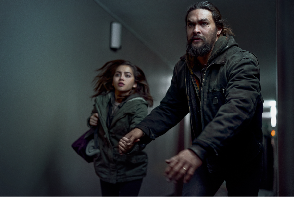 Isabela y Jason en Sweet Girl. (Foto: CLAY ENOS/NETFLIX © 2021)