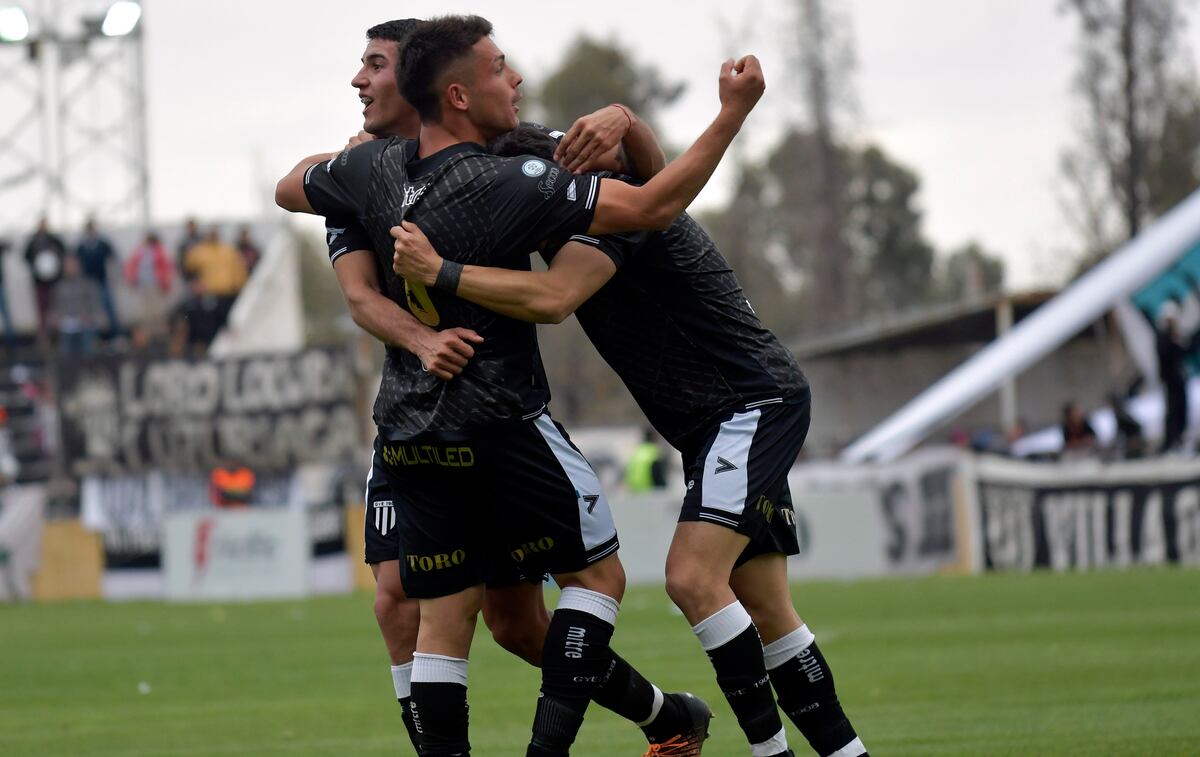 Gimnasia de Mendoza, otro de los grandes candidatos a pelear por el segundo ascenso. (Orlando Pelichotti / Los Andes).