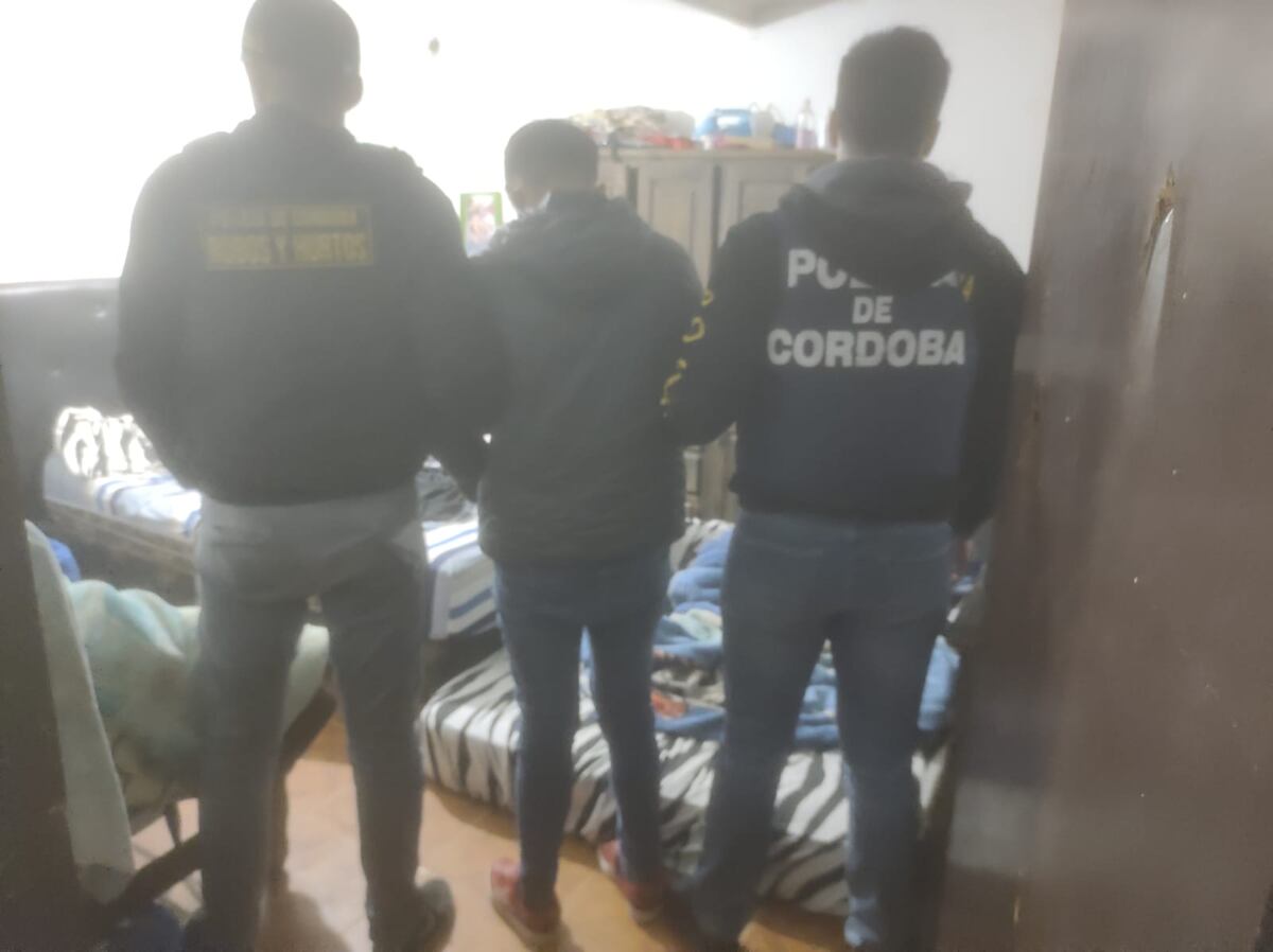 Allanamientos con detenidos en Córdoba. (Policía)