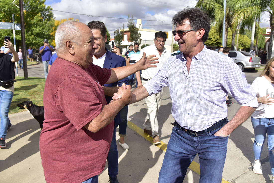 Caravana en homenaje a Mario Alberto Kempes en Bell Ville