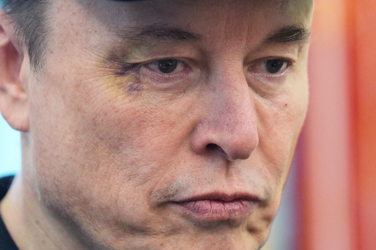 Elon Musk asiste a una conferencia de prensa con el presidente Donald Trump en el Despacho Oval de la Casa Blanca, el 30 de mayo de 2025, en Washington. (AP Foto/Evan Vucci, Archivo)