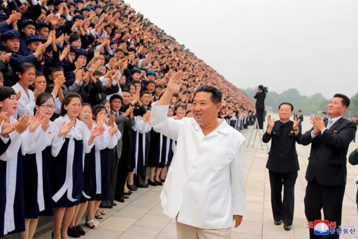 Corea del Norte. El líder supremo Kim Jong-Un se mostró en público con varios kilos menos. (AP)