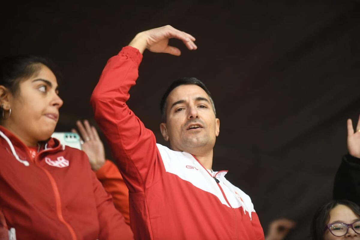 El Sandrín a pleno para apoyar a Instituto en su partido ante Olímpico de La Banda, por el quinto partido de la serie semifinal de la Liga Nacional. (Javier Ferreyra / La Voz)