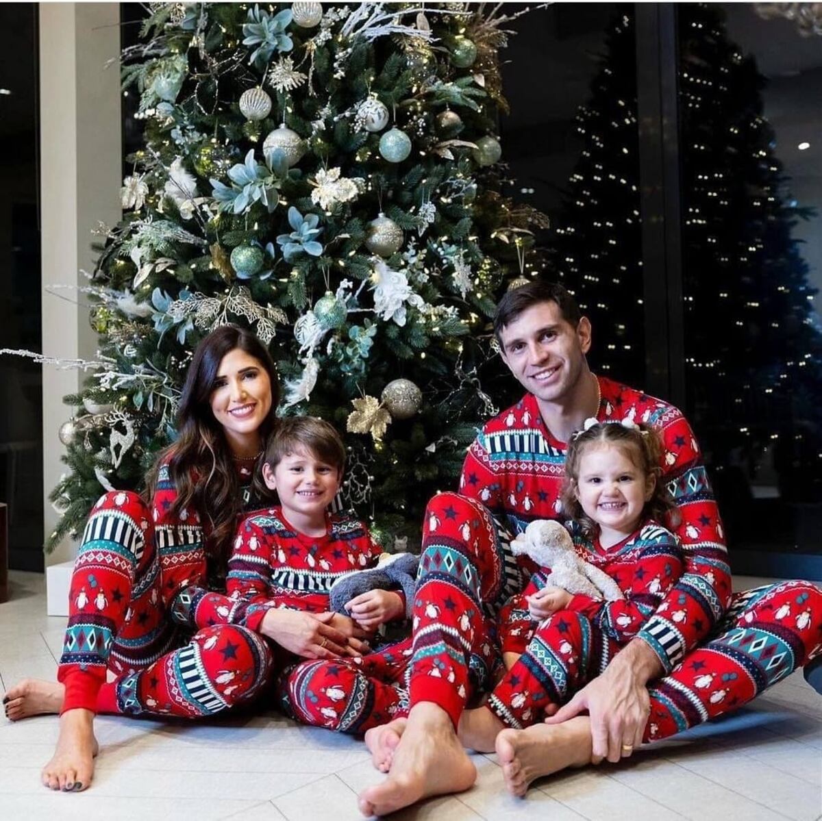 Los looks de la "Scaloneta" para recibir la Navidad. (Fotos de Instagram)