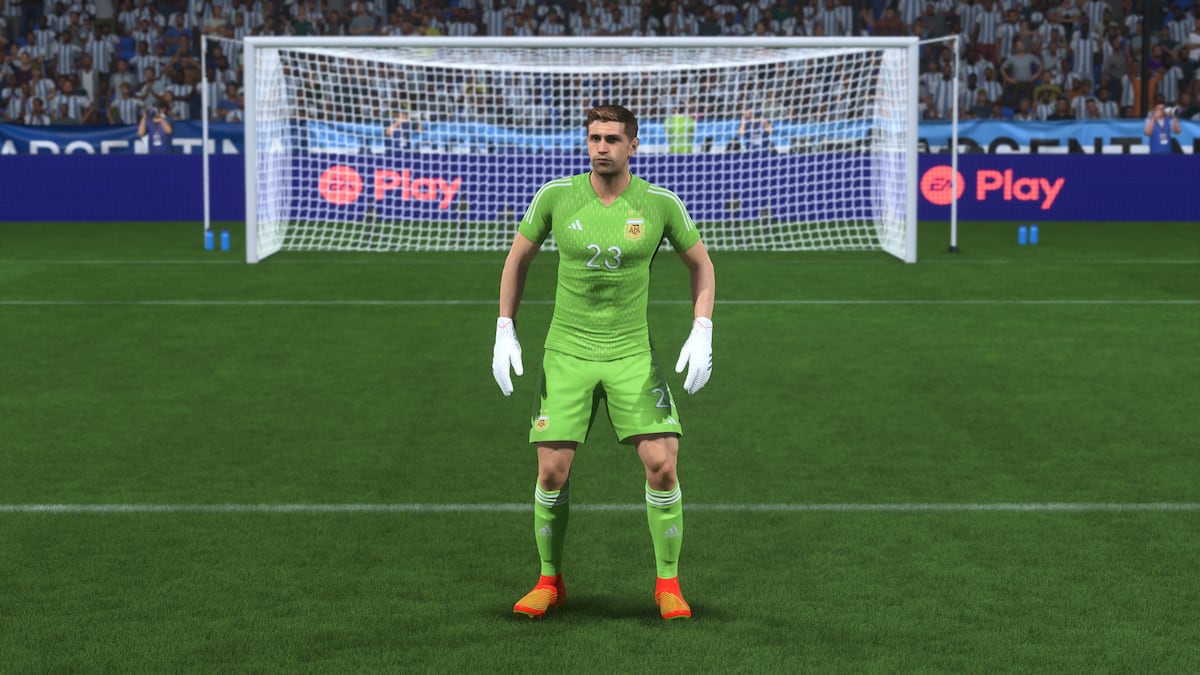 EMILIANO MARTÍNEZ. Capturas de imagen de la representación de los jugadores del seleccionado argentino en el videojuego Fifa 23.