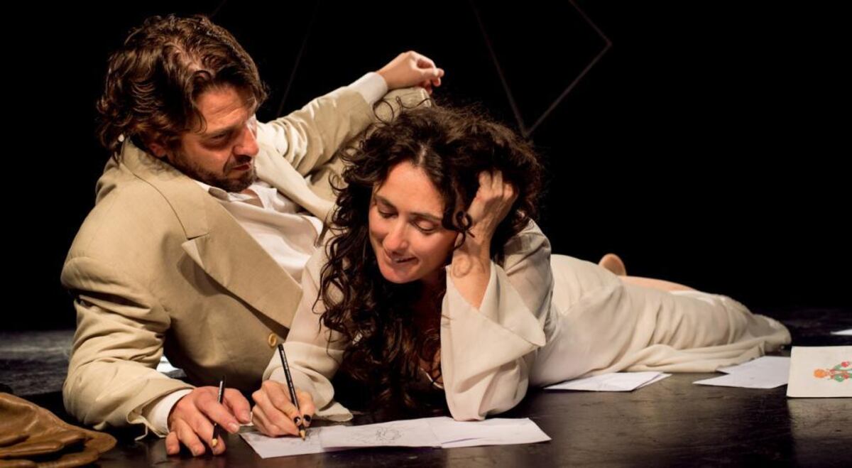 Pablo Tolosa y María Elena Troncoso en la obra de Finzi, "El último viaje de Consuelo de Saint-Exupéry".