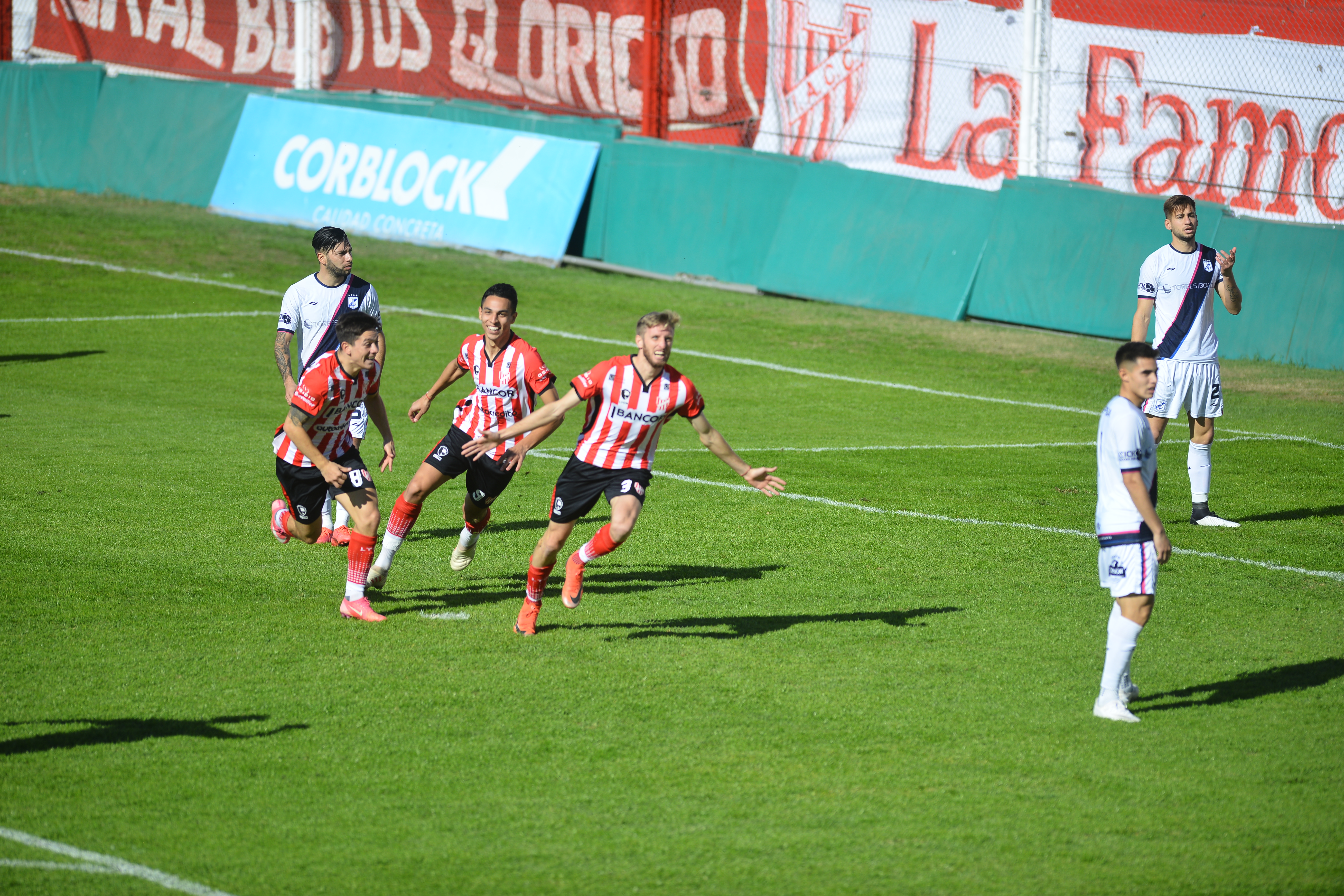 Mazur marcó dos goles en el campeonato. De los puntos más altos del equipo. (José Hernández / La Voz)