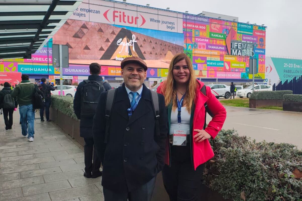 Lucas Valentín, director de Marketing, y Andrea Tosi, gerente de Promoción de Promovêre en la quinta participación consecutiva de la empresa en Fitur 2026.