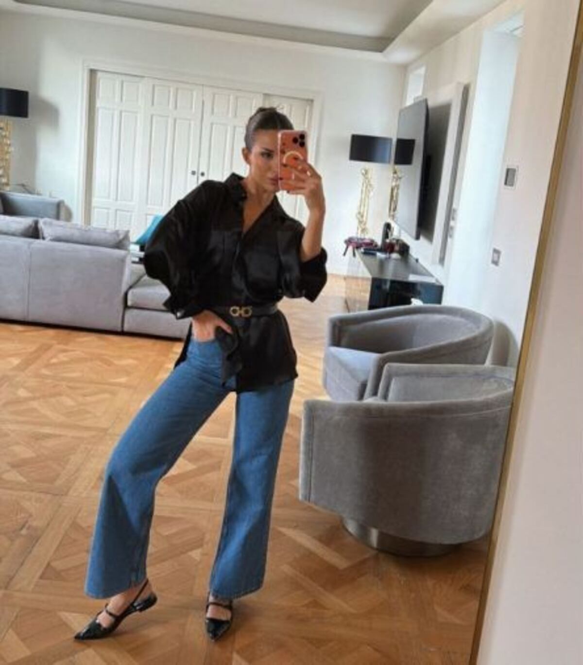 Así es la casa minimalista de Lautaro Martínez y Agustina Gandolfo con gimnasio privado y terraza XL