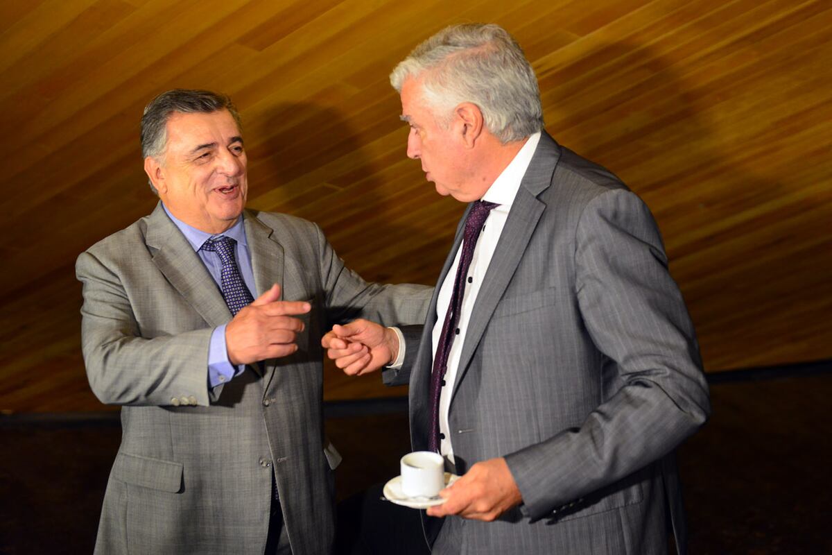 El programa Voz y Voto se trasladó a la Legislatura Unicameral, con motivo de la aperturas de sesiones. Mario Negri y Carlos Gutiérrez, diputados nacionales. (Nicolás Bravo / La Voz)