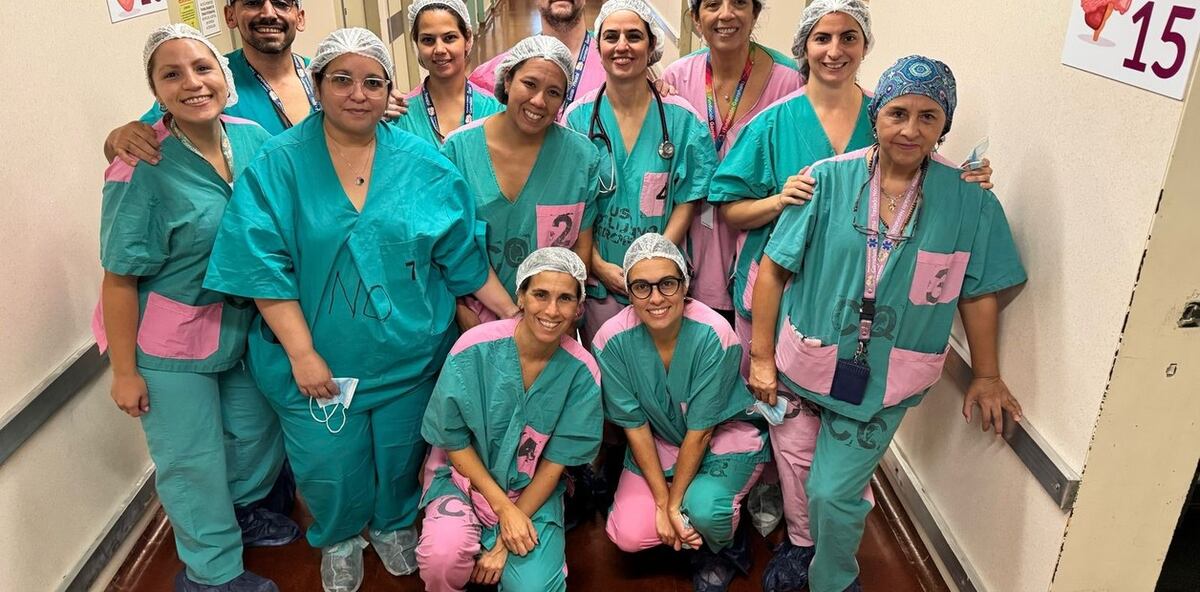 Los médicos del Hospital Garrahan, tras el parto de la beba que había atravesado una cirugía intrauterina de espina bífida