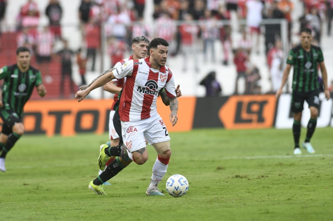 Instituto ante San Martín de San Juan, en duelo por la fecha 11 del Apertura, en Alta Córdoba. (Facundo Luque / La Voz)