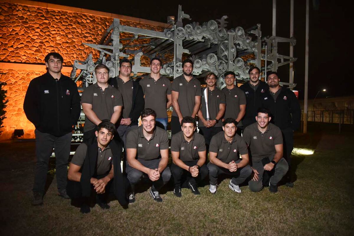 Brindis con los Dogos xv campeones (Facundo Luque / La Voz)