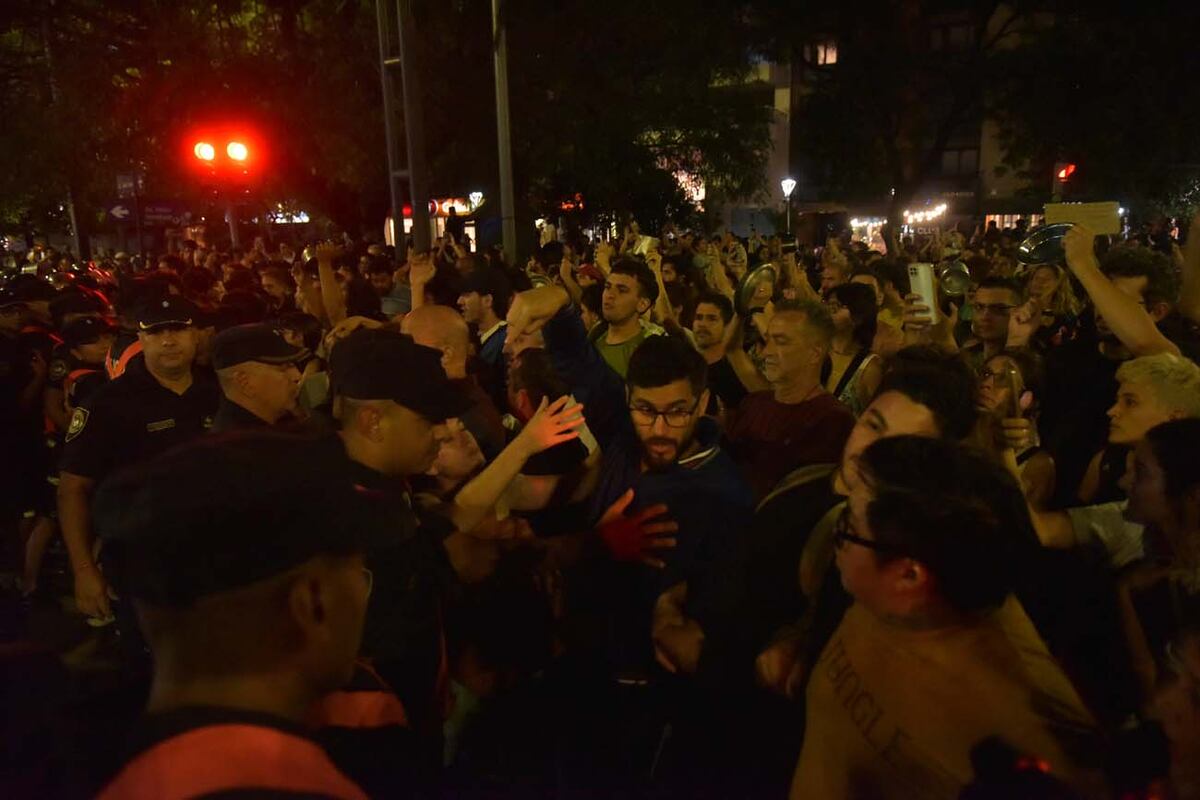 cacerolazo en patio olmos