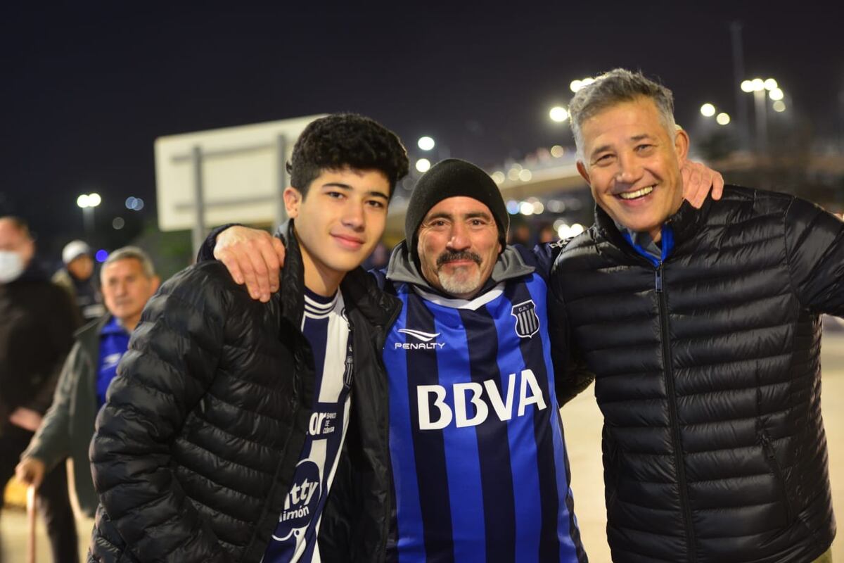 Las y los Cara 'e Cancha de Talleres en la previa del partido con Vélez por la Copa Libertadores. (Facundo Luque y Javier Ferreyra)