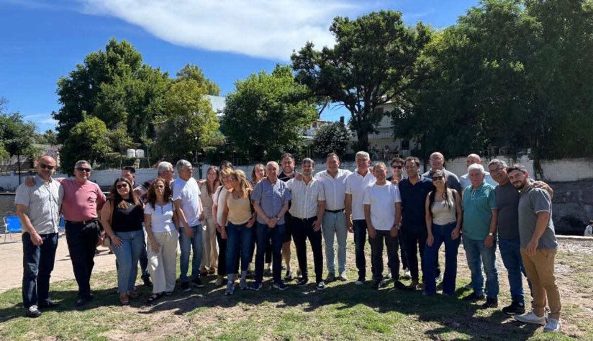 Un grupo de dirigentes de la UCR se reunió la semana pasada en Mina Clavero