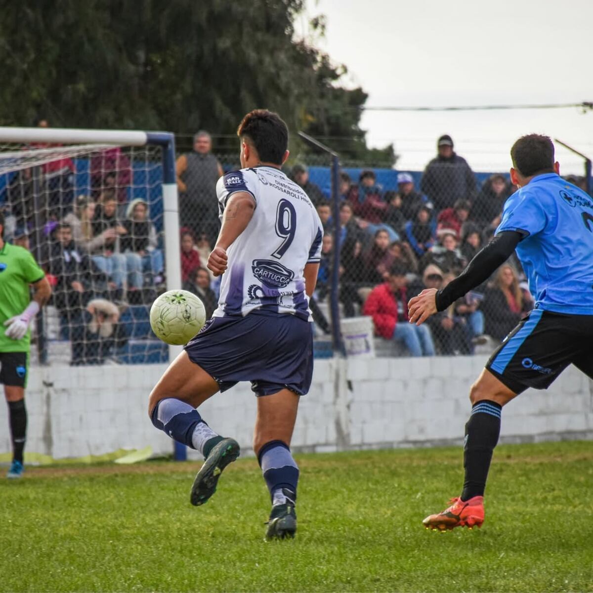 El clásico de Berrotarán definirá al campeón de la Liga de Río Tercero, entre Belgrano y Talleres. (Gentileza Instagram @catberrotaran).