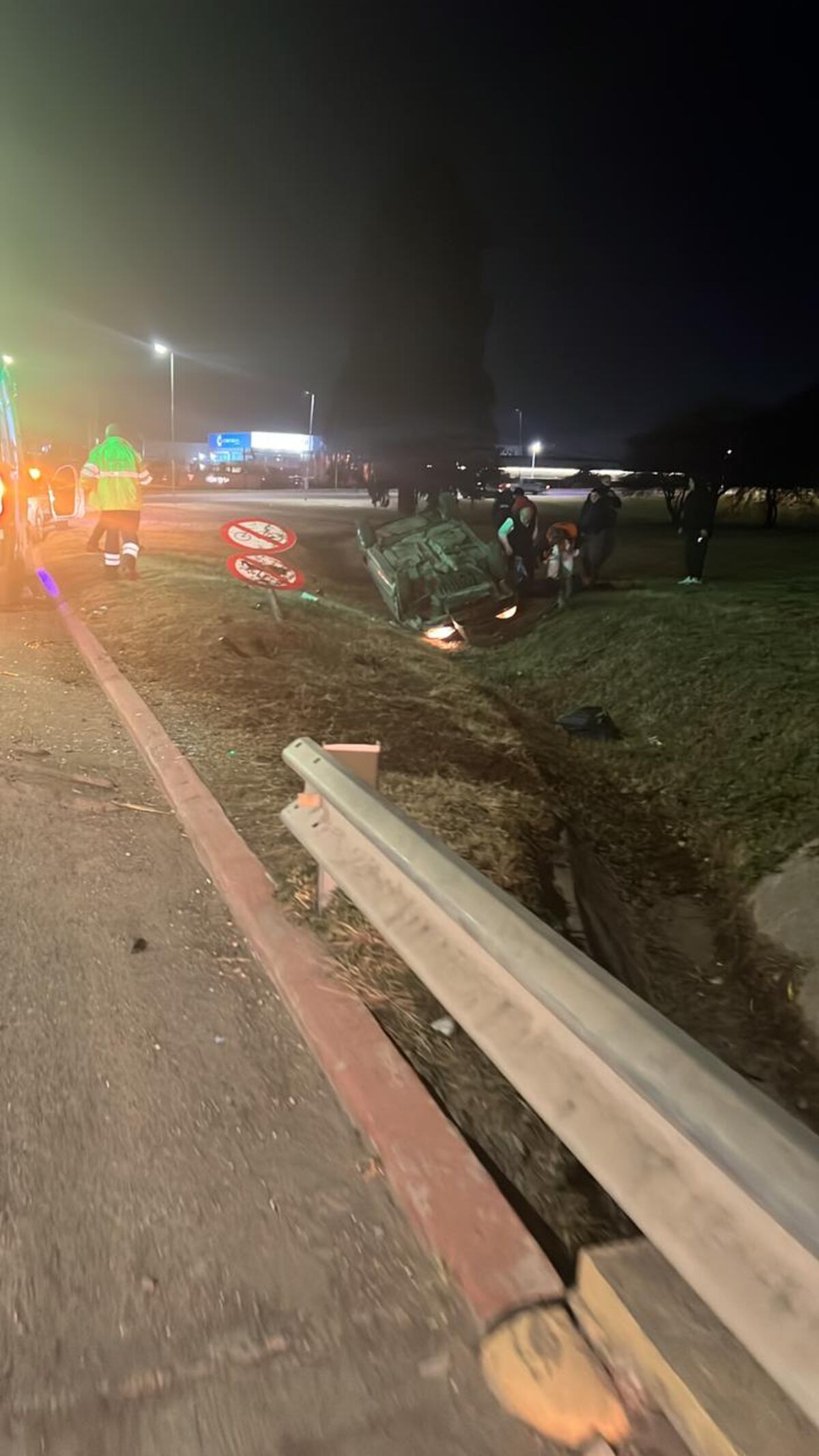 El auto. (Policía)
