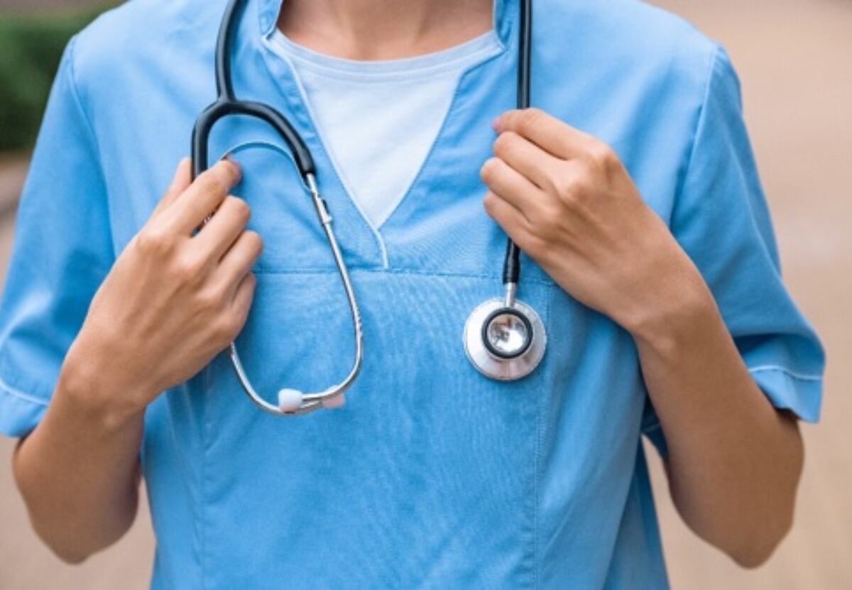 Los empleados de Sanidad tendrán un ajuste mínimo en sus salarios este mes.