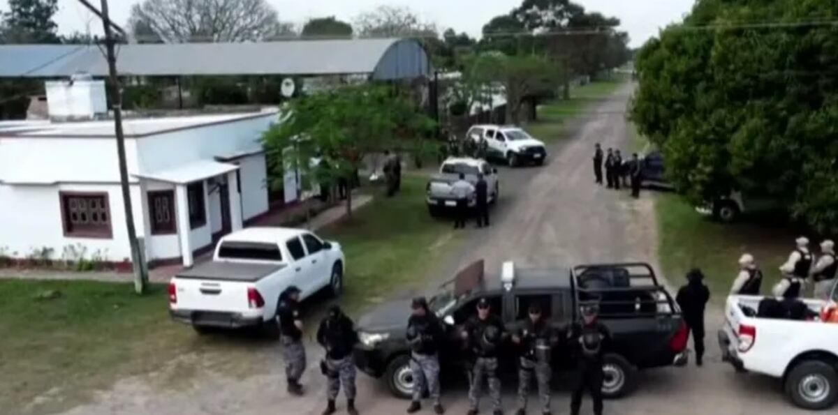 Corrientes. Allanan la casa de María Victoria Caillava y de su pareja, el capitán de navío retirado Carlos Pérez.