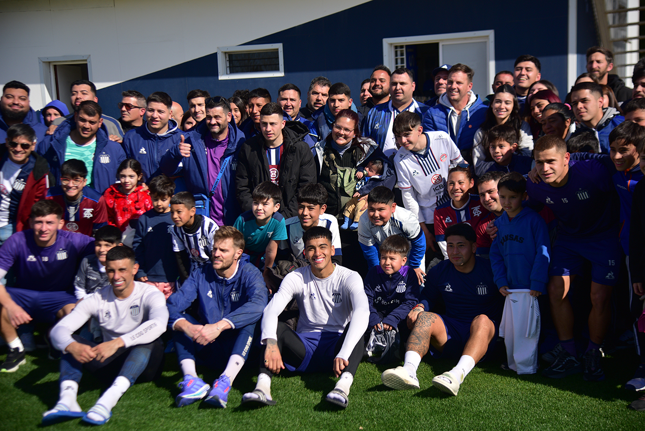 Experiencia Talleres para socias y socios. Pueden acceder a un entrenamiento del plantel profesional y tienen un momento de contacto con futbolistasFoto: Pedro Castillo / La Voz 