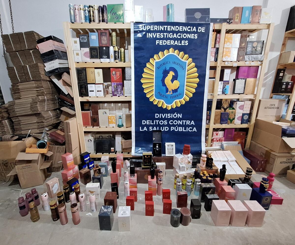 Operativo con secuestro de perfumes. (PFA)