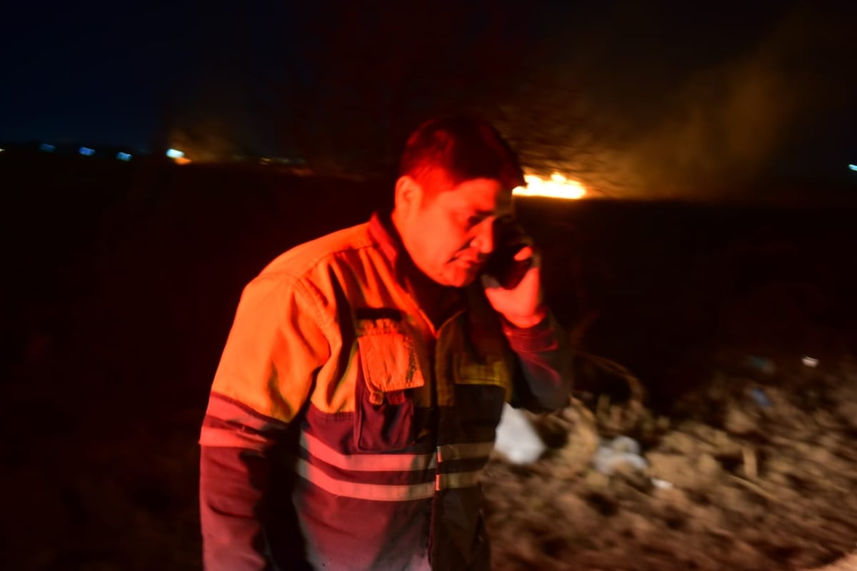 Incendio en Plaza de los Niños Urbanos, en Córdoba. (José Gabriel Hernández / La Voz)