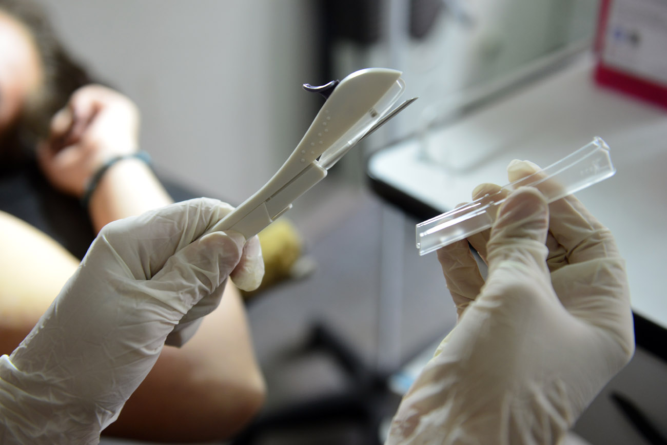 En los centros de Salud se coloca el implante anticonceptivo subdérmico.  (Nicolás Bravo / La Voz)
