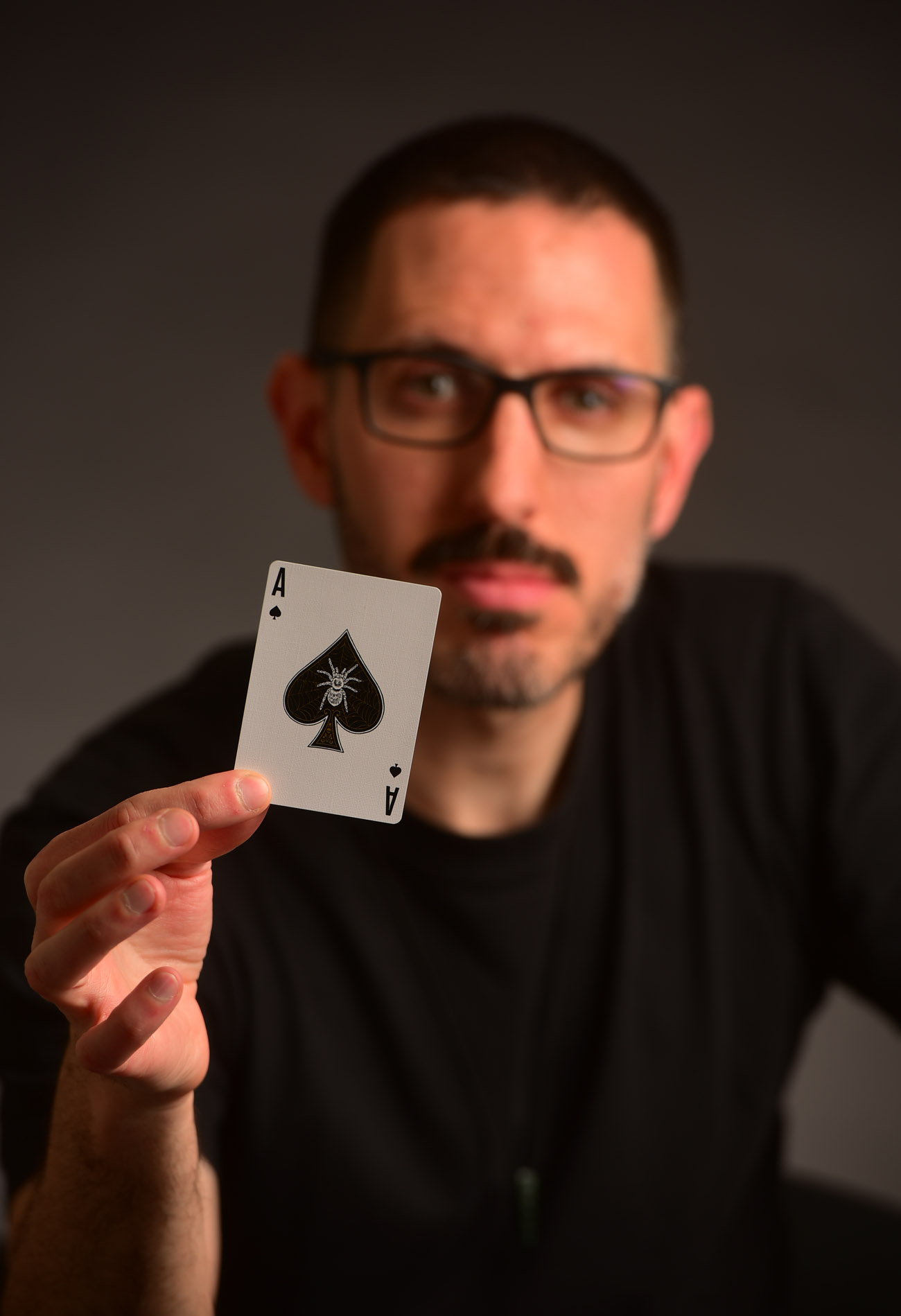 Adrián Lacroix, ilusionista, mago. (Nicolás Bravo / La Voz)