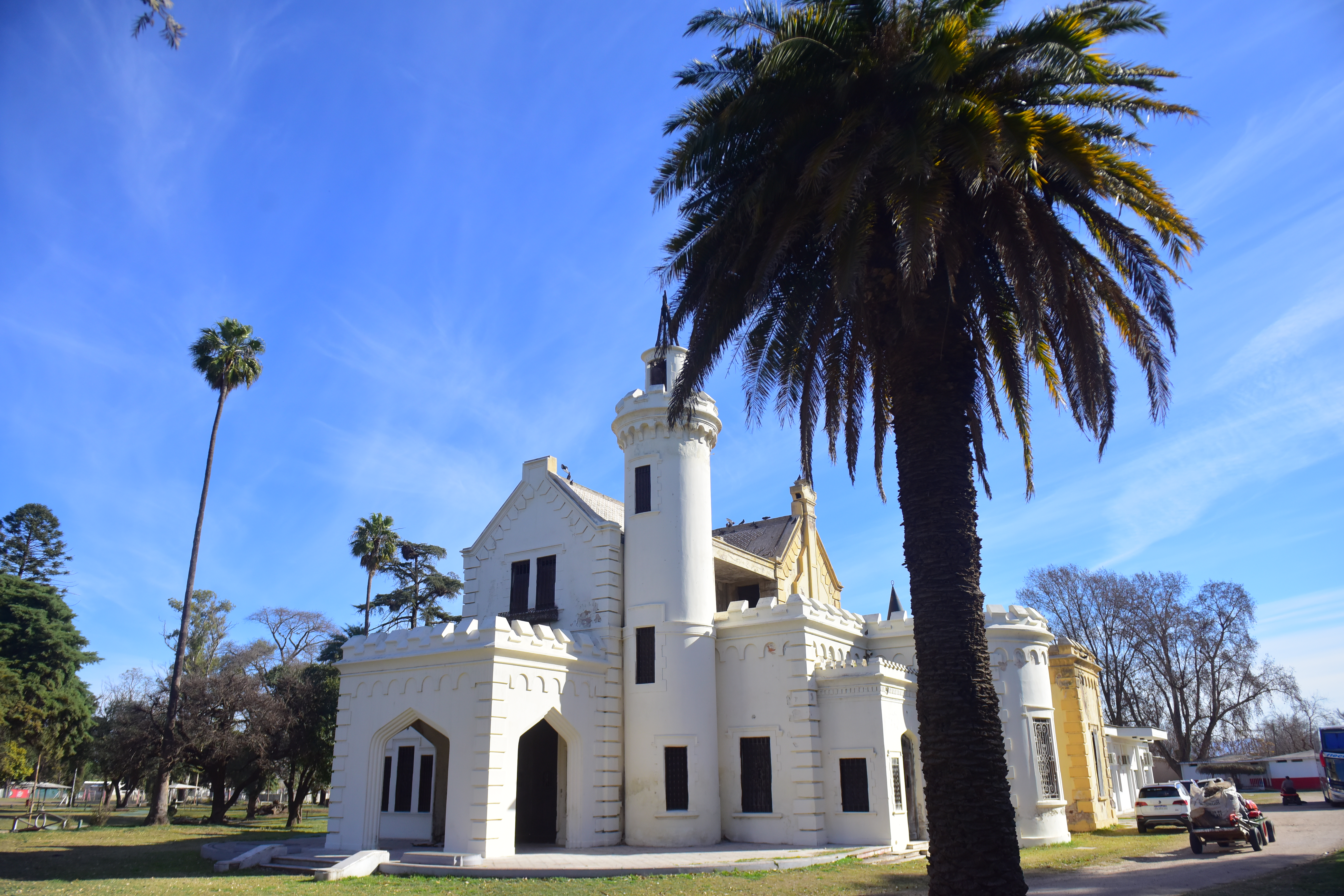 El Castillo de La Agustina, el predio de Instituto y su fascinante arquitectura. (José Gabriel Hernández / La Voz)